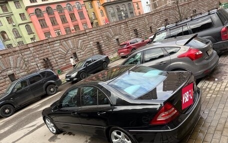 Mercedes-Benz C-Класс, 2005 год, 850 000 рублей, 4 фотография