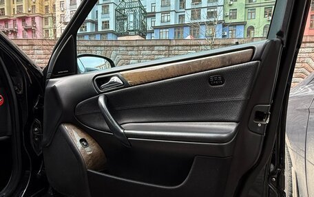 Mercedes-Benz C-Класс, 2005 год, 850 000 рублей, 15 фотография