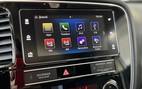 Mitsubishi Outlander III рестайлинг 3, 2018 год, 2 200 000 рублей, 9 фотография