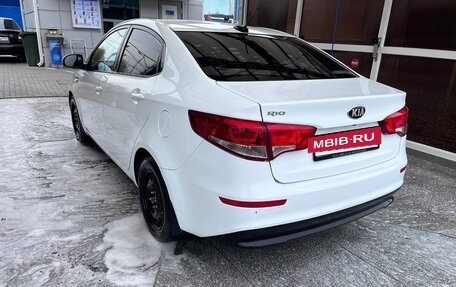 KIA Rio III рестайлинг, 2016 год, 915 000 рублей, 4 фотография