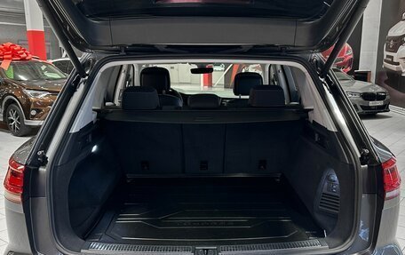 Volkswagen Touareg III, 2019 год, 4 150 000 рублей, 14 фотография