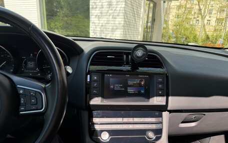 Jaguar F-Pace, 2017 год, 2 990 000 рублей, 22 фотография