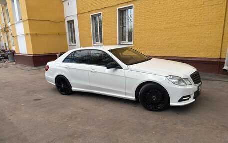 Mercedes-Benz E-Класс, 2013 год, 1 900 000 рублей, 2 фотография