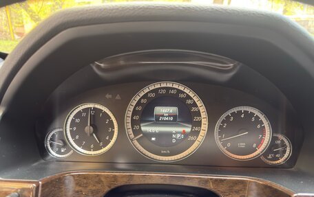 Mercedes-Benz E-Класс, 2013 год, 1 900 000 рублей, 11 фотография