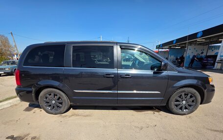 Chrysler Town & Country V рестайлинг, 2013 год, 1 700 000 рублей, 6 фотография