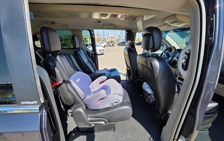 Chrysler Town & Country V рестайлинг, 2013 год, 1 700 000 рублей, 14 фотография