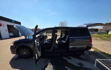 Chrysler Town & Country V рестайлинг, 2013 год, 1 700 000 рублей, 22 фотография