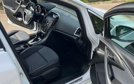 Opel Astra J, 2013 год, 1 050 000 рублей, 10 фотография