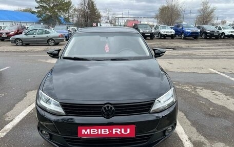 Volkswagen Jetta VI, 2013 год, 1 100 000 рублей, 3 фотография