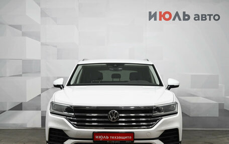 Volkswagen Touareg III, 2019 год, 5 390 000 рублей, 2 фотография