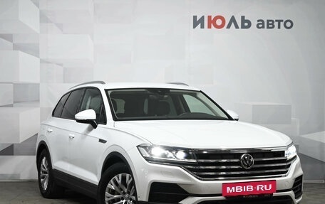 Volkswagen Touareg III, 2019 год, 5 390 000 рублей, 3 фотография