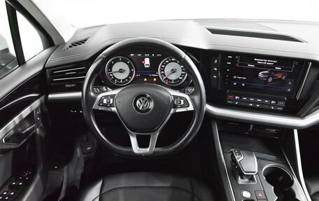Volkswagen Touareg III, 2019 год, 5 390 000 рублей, 14 фотография