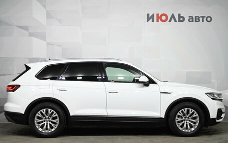 Volkswagen Touareg III, 2019 год, 5 390 000 рублей, 9 фотография