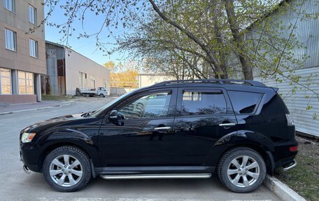 Mitsubishi Outlander III рестайлинг 3, 2011 год, 1 285 000 рублей, 2 фотография
