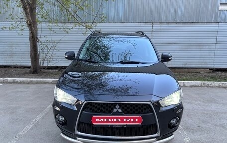 Mitsubishi Outlander III рестайлинг 3, 2011 год, 1 285 000 рублей, 4 фотография
