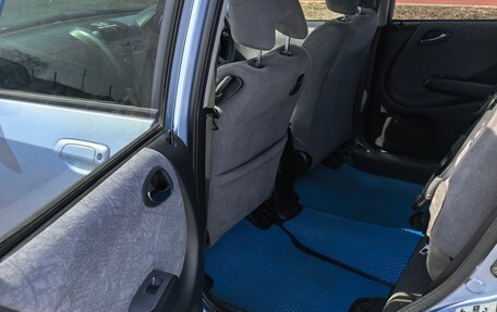 Honda Fit III, 2001 год, 350 000 рублей, 14 фотография