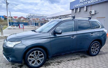 Mitsubishi Outlander III рестайлинг 3, 2014 год, 1 799 000 рублей, 3 фотография