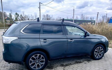 Mitsubishi Outlander III рестайлинг 3, 2014 год, 1 799 000 рублей, 6 фотография