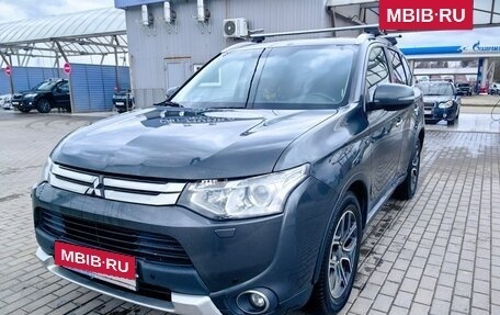 Mitsubishi Outlander III рестайлинг 3, 2014 год, 1 799 000 рублей, 2 фотография