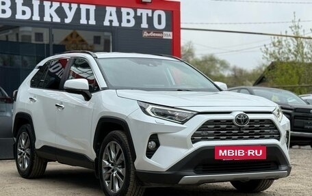 Toyota RAV4, 2020 год, 3 350 000 рублей, 2 фотография