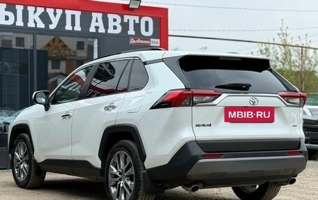 Toyota RAV4, 2020 год, 3 350 000 рублей, 8 фотография