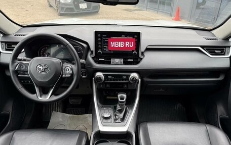 Toyota RAV4, 2020 год, 3 350 000 рублей, 15 фотография