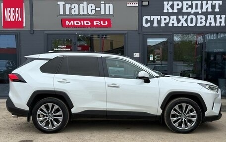 Toyota RAV4, 2020 год, 3 350 000 рублей, 13 фотография