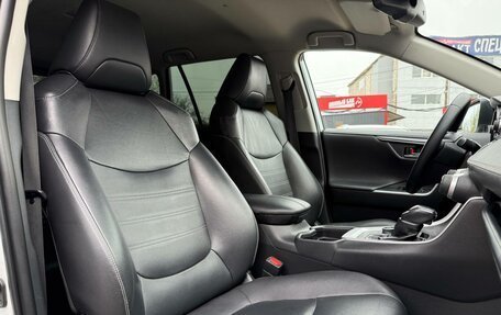 Toyota RAV4, 2020 год, 3 350 000 рублей, 30 фотография