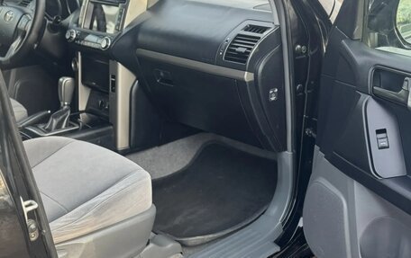 Toyota Land Cruiser Prado 150 рестайлинг 2, 2010 год, 1 780 000 рублей, 21 фотография