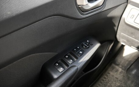 Hyundai Solaris II рестайлинг, 2018 год, 1 215 000 рублей, 12 фотография