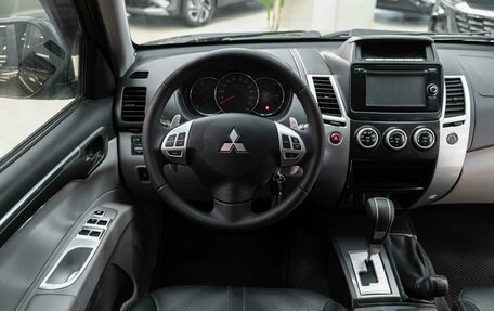 Mitsubishi Pajero Sport II рестайлинг, 2015 год, 1 990 000 рублей, 11 фотография