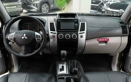 Mitsubishi Pajero Sport II рестайлинг, 2015 год, 1 990 000 рублей, 9 фотография
