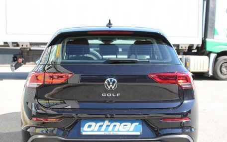 Volkswagen Golf VIII, 2022 год, 2 412 359 рублей, 5 фотография
