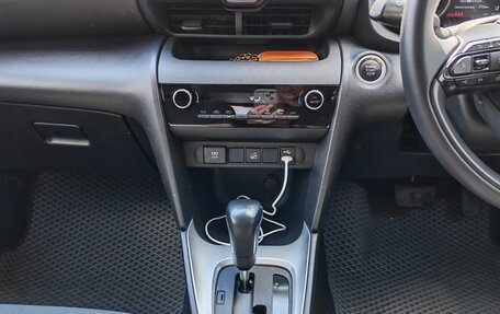 Toyota Yaris Cross, 2021 год, 2 000 000 рублей, 10 фотография