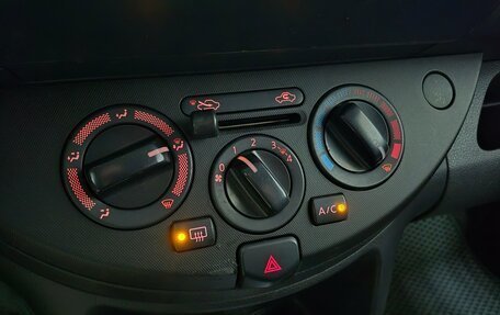 Nissan Note II рестайлинг, 2010 год, 600 000 рублей, 18 фотография