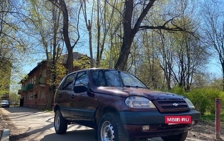 Chevrolet Niva I рестайлинг, 2004 год, 240 000 рублей, 3 фотография