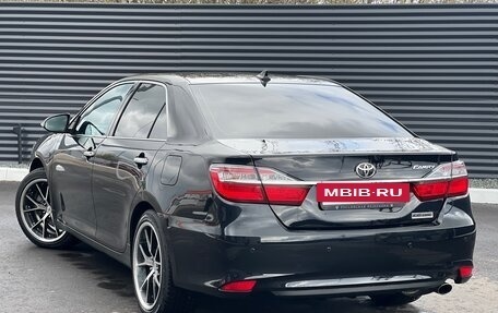 Toyota Camry, 2018 год, 2 490 000 рублей, 2 фотография