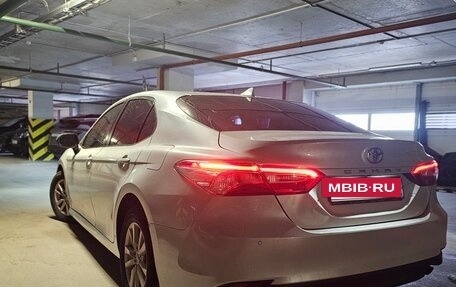 Toyota Camry, 2020 год, 1 950 000 рублей, 2 фотография
