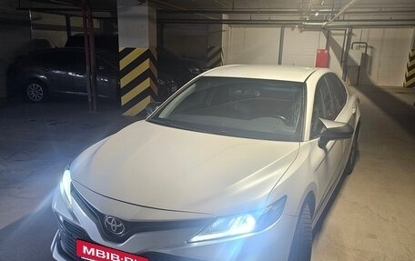 Toyota Camry, 2020 год, 1 950 000 рублей, 11 фотография