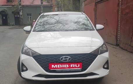 Hyundai Solaris II рестайлинг, 2021 год, 1 199 000 рублей, 2 фотография