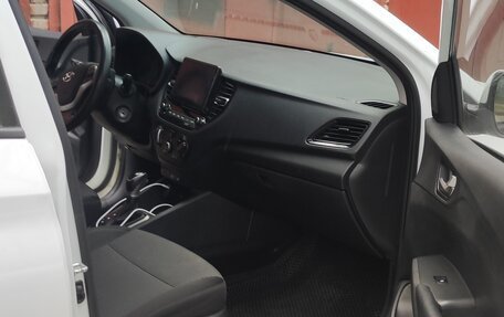 Hyundai Solaris II рестайлинг, 2021 год, 1 199 000 рублей, 15 фотография