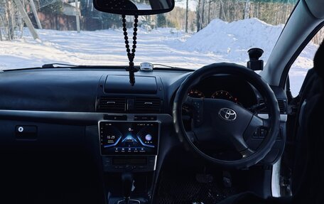 Toyota Avensis III рестайлинг, 2004 год, 600 000 рублей, 6 фотография