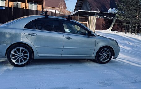 Toyota Avensis III рестайлинг, 2004 год, 600 000 рублей, 5 фотография