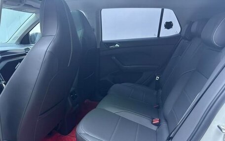 Volkswagen T-Cross I, 2022 год, 1 620 999 рублей, 10 фотография