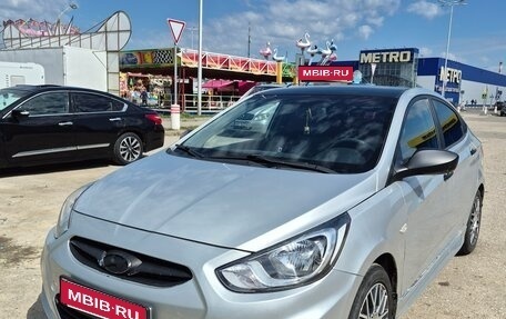 Hyundai Solaris II рестайлинг, 2011 год, 777 000 рублей, 1 фотография