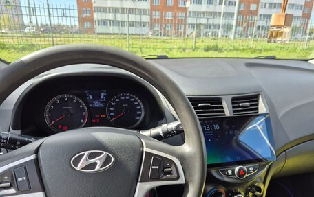 Hyundai Solaris II рестайлинг, 2011 год, 777 000 рублей, 9 фотография