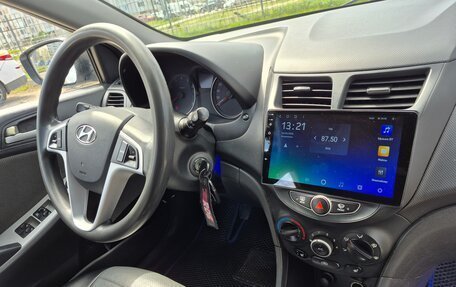 Hyundai Solaris II рестайлинг, 2011 год, 777 000 рублей, 17 фотография