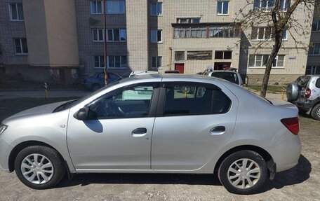 Renault Logan II, 2019 год, 880 000 рублей, 4 фотография