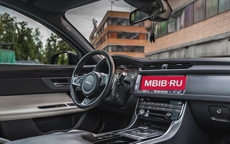Jaguar XF II, 2017 год, 2 700 000 рублей, 21 фотография
