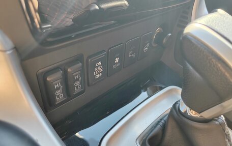 Mitsubishi Pajero Sport III рестайлинг, 2017 год, 3 300 000 рублей, 15 фотография